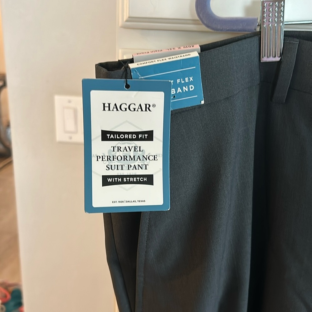 BNWT Mens Haggar Tailored Fit 40Wx32L Dark Gray pants